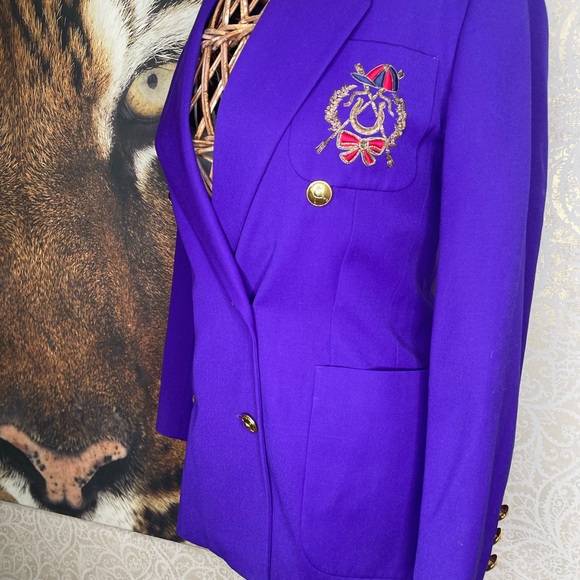 ESCADA - Picture 2 of 12